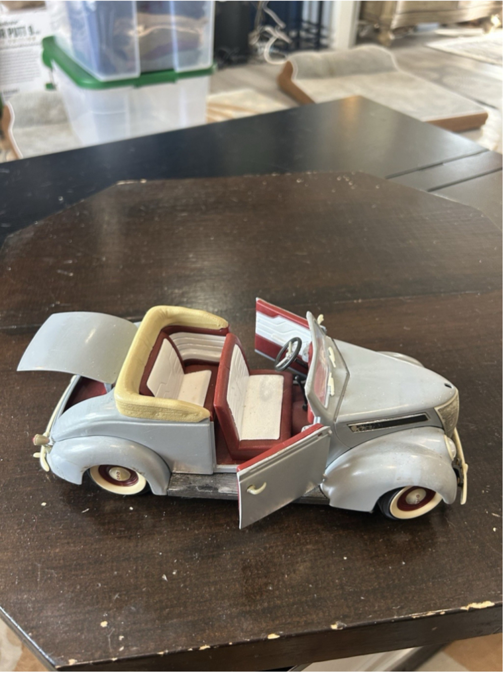 Collectible Road Signature Ford 1937 Convertible Model car 1:18 Scale *blemishes